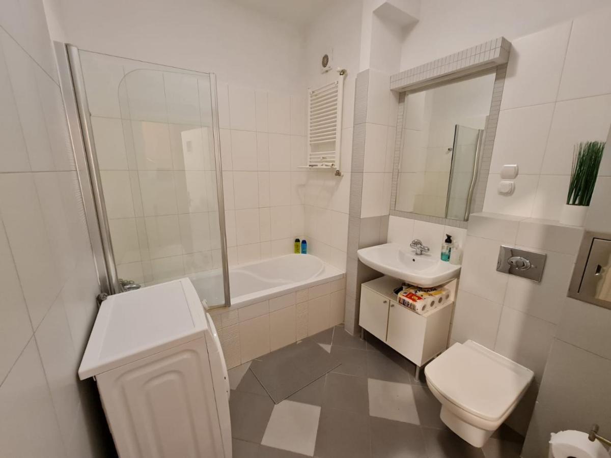 Fantastic Waw - Ns54 Room N Warsawa Bagian luar foto